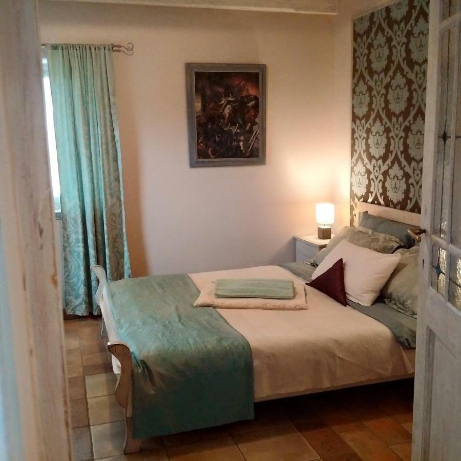 Bastya Apartman Eger Buitenkant foto